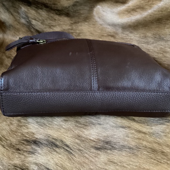 The Sak Soft Leather Feather Adjustable Crossbody Handbag - Picture 4 of 9